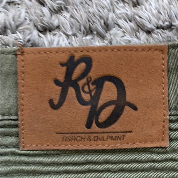 Pants - Picture 3 of 4